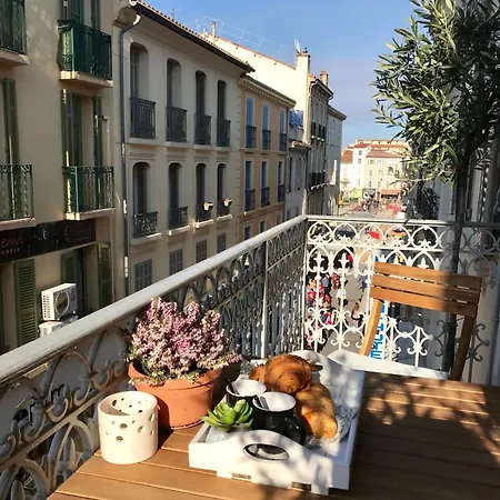 Balcony Apartment Pimms