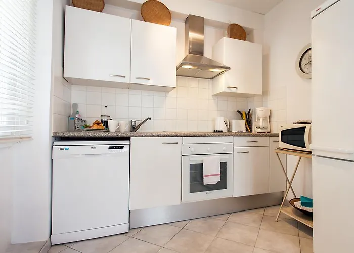 Balcony Apartment Pimms * 昂蒂布