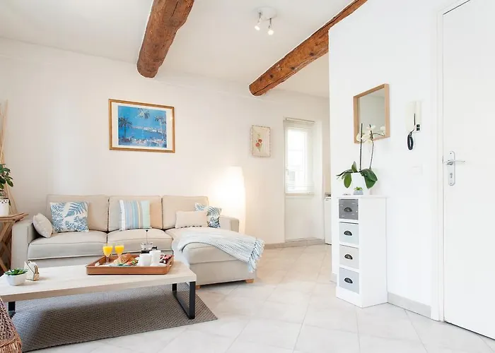 Διαμέρισμα Balcony Apartment Pimms *